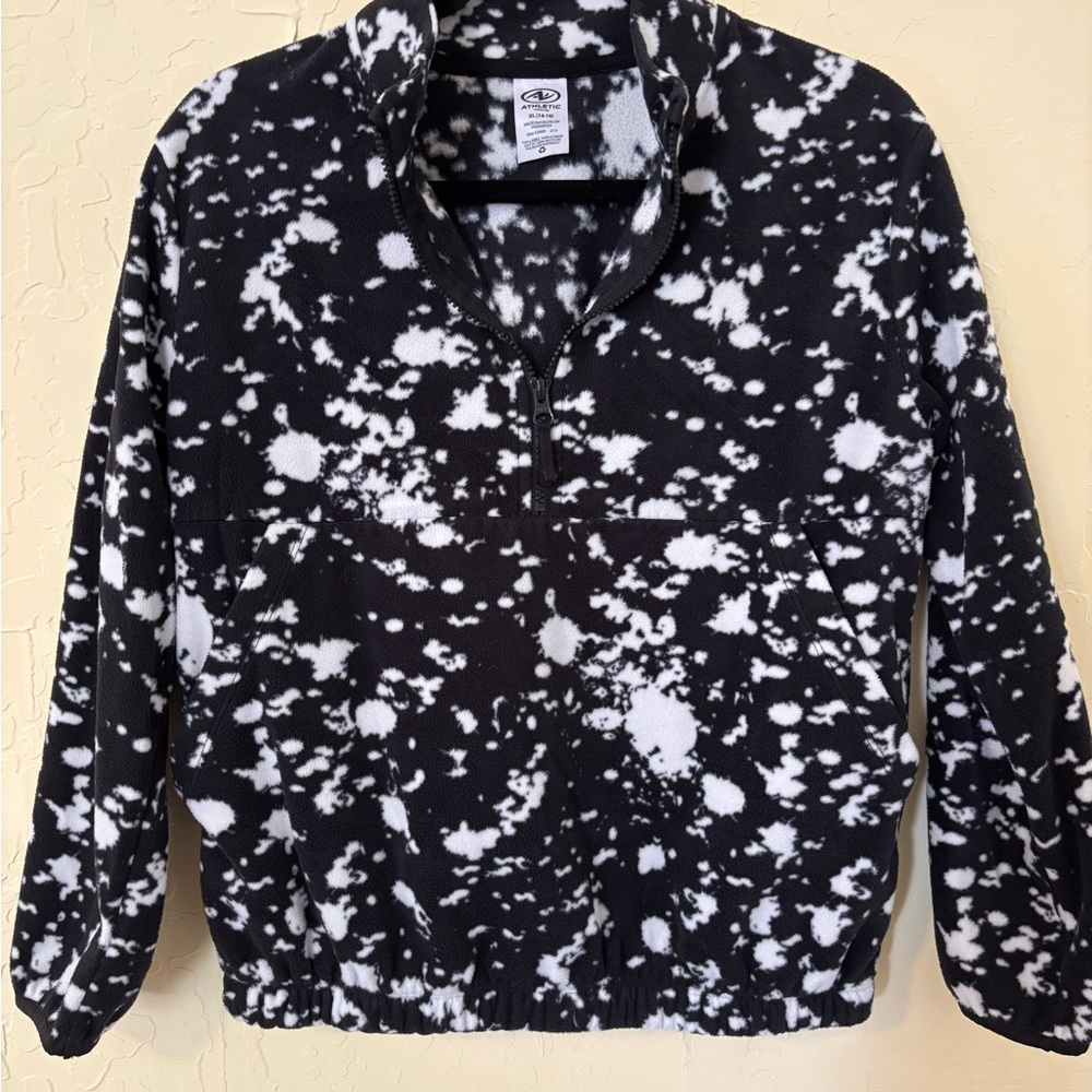 Black and White Fleece Pullover